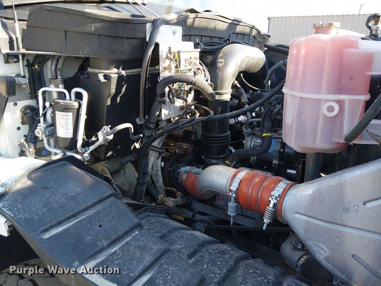 image for item NU9769 2008 International WorkStar 7500 Crew Cab crane truck