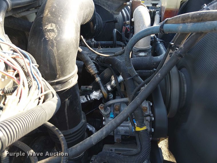 image for item NU9769 2008 International WorkStar 7500 Crew Cab crane truck