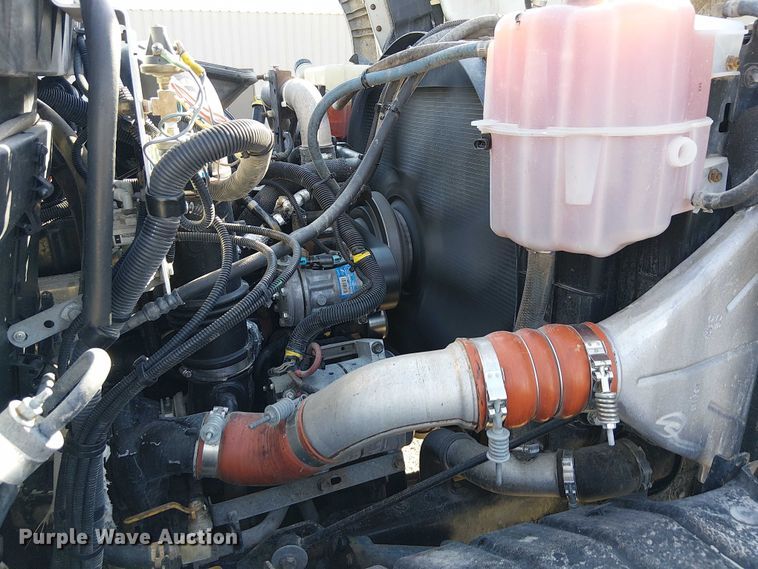 image for item NU9769 2008 International WorkStar 7500 Crew Cab crane truck