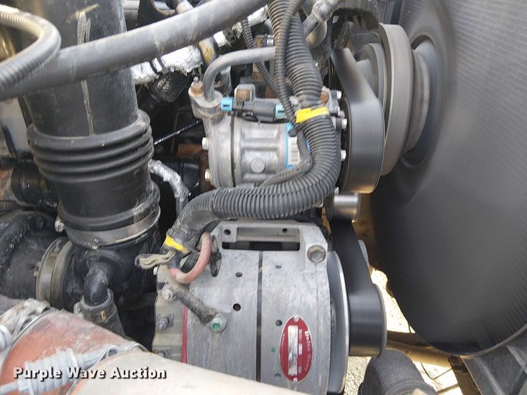 image for item NU9769 2008 International WorkStar 7500 Crew Cab crane truck