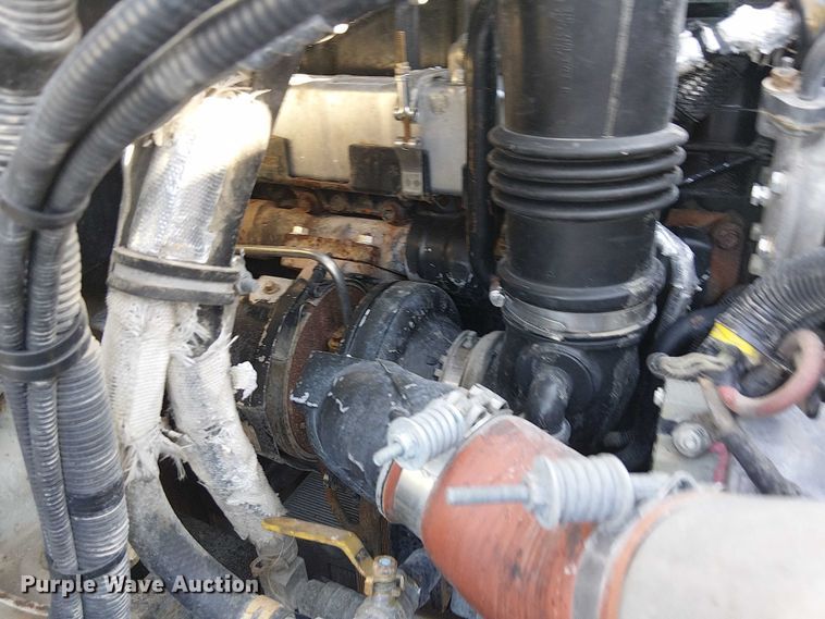 image for item NU9769 2008 International WorkStar 7500 Crew Cab crane truck