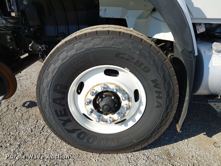 image for item NU9769 2008 International WorkStar 7500 Crew Cab crane truck