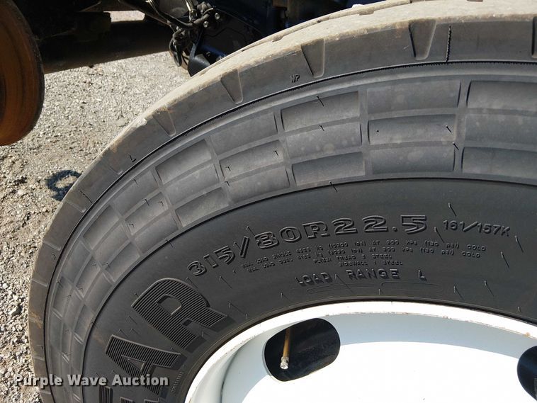 image for item NU9769 2008 International WorkStar 7500 Crew Cab crane truck