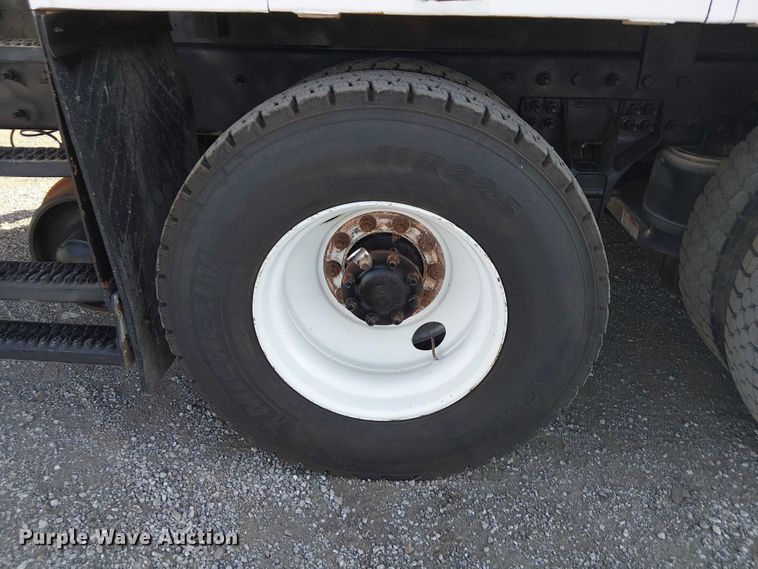 image for item NU9769 2008 International WorkStar 7500 Crew Cab crane truck