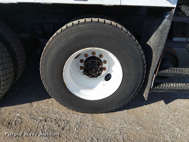 image for item NU9769 2008 International WorkStar 7500 Crew Cab crane truck