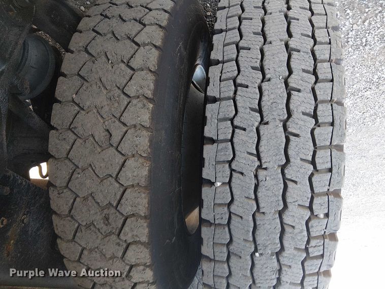 image for item NU9769 2008 International WorkStar 7500 Crew Cab crane truck