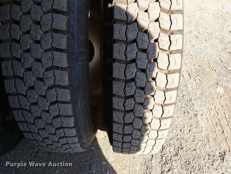 image for item NU9769 2008 International WorkStar 7500 Crew Cab crane truck