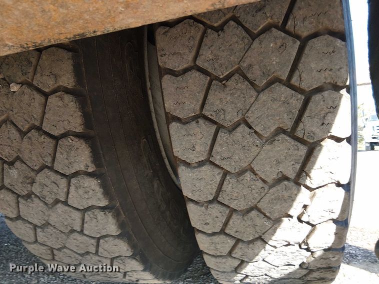 image for item NU9769 2008 International WorkStar 7500 Crew Cab crane truck