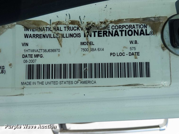 image for item NU9769 2008 International WorkStar 7500 Crew Cab crane truck