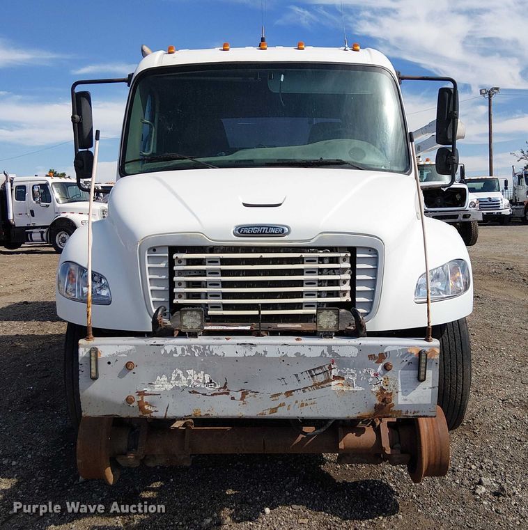 image for item NU9783 2007 Freightliner Business Class M2 Crew Cab crane truck