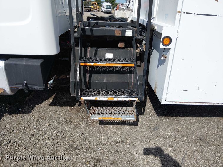 image for item NU9783 2007 Freightliner Business Class M2 Crew Cab crane truck