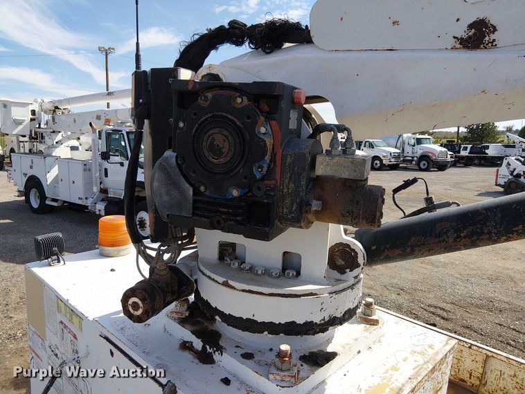 image for item NU9783 2007 Freightliner Business Class M2 Crew Cab crane truck