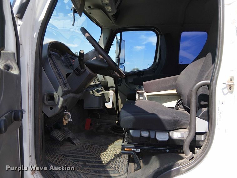 image for item NU9783 2007 Freightliner Business Class M2 Crew Cab crane truck