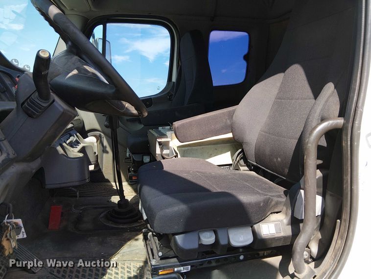 image for item NU9783 2007 Freightliner Business Class M2 Crew Cab crane truck