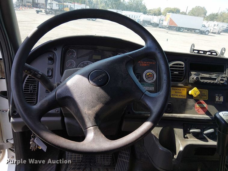 image for item NU9783 2007 Freightliner Business Class M2 Crew Cab crane truck