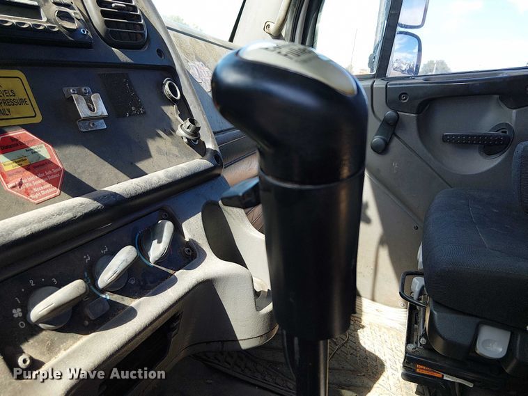 image for item NU9783 2007 Freightliner Business Class M2 Crew Cab crane truck