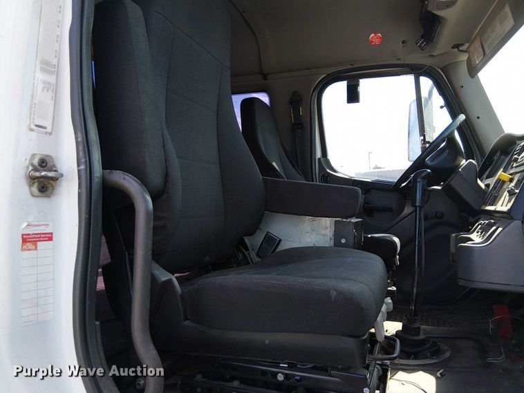 image for item NU9783 2007 Freightliner Business Class M2 Crew Cab crane truck