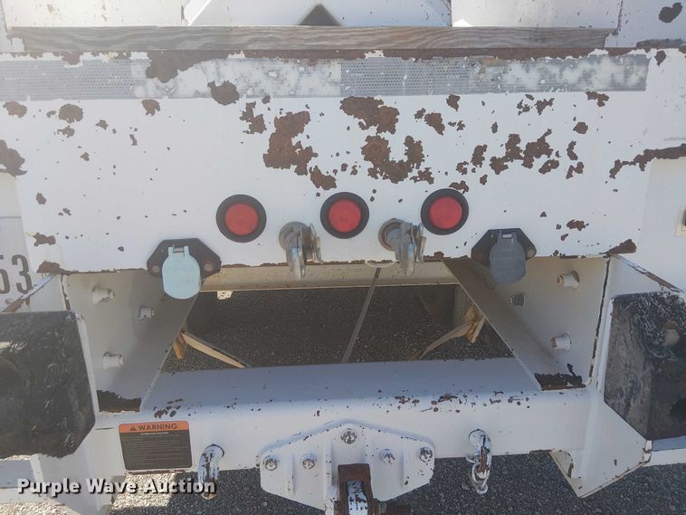 image for item NU9784 2011 International 7300 bucket truck