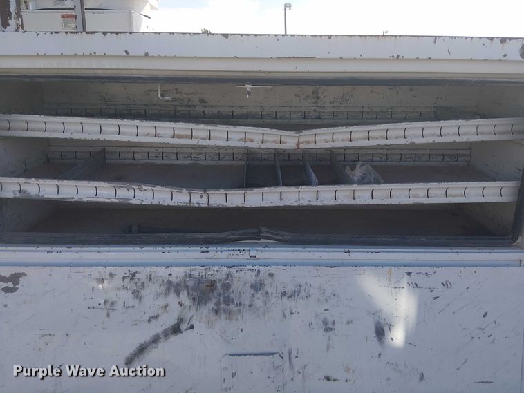 image for item NU9784 2011 International 7300 bucket truck