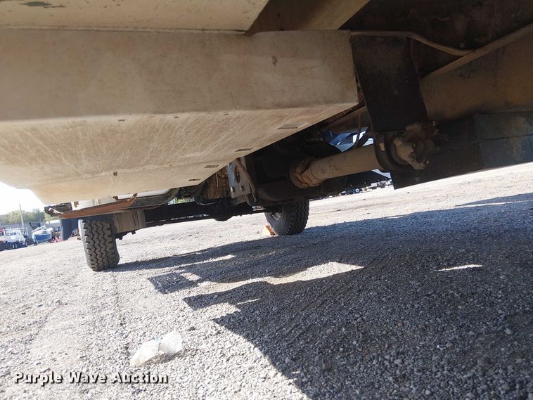 image for item NU9784 2011 International 7300 bucket truck