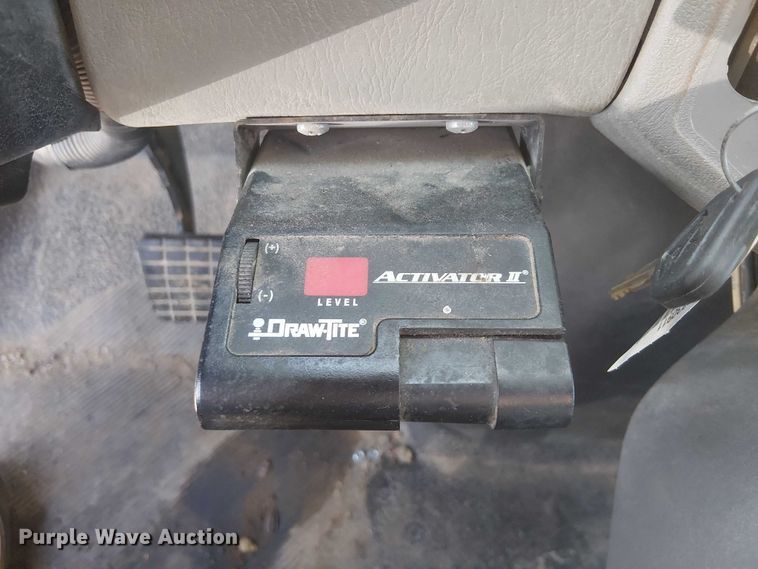 image for item NU9784 2011 International 7300 bucket truck