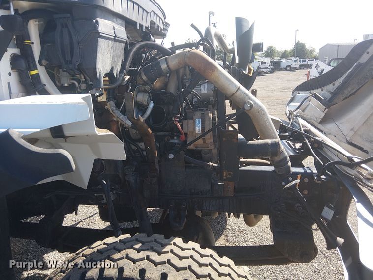 image for item NU9784 2011 International 7300 bucket truck