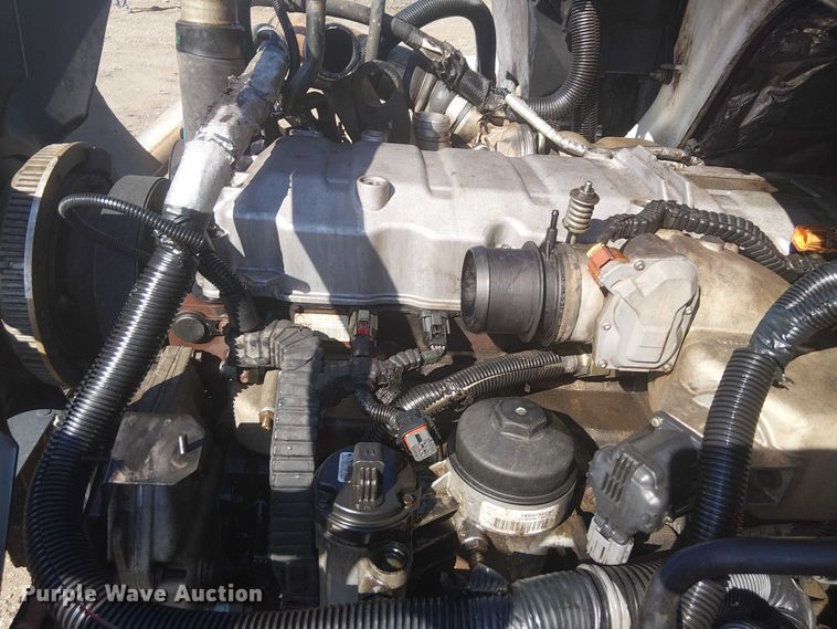 image for item NU9784 2011 International 7300 bucket truck