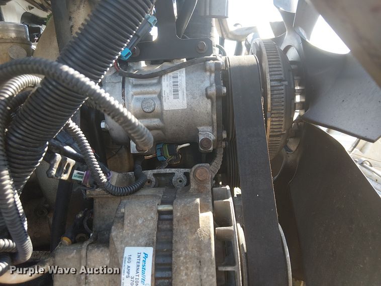 image for item NU9784 2011 International 7300 bucket truck