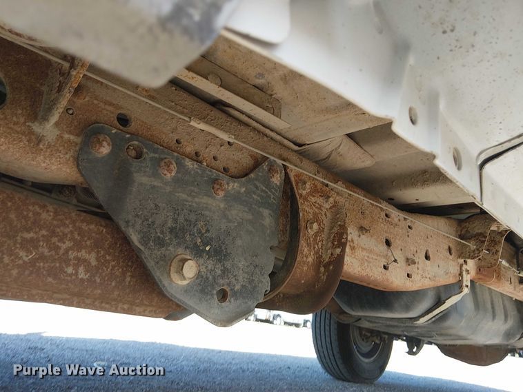 image for item NU9785 2006 Ford F250 Super Duty XLT utility bed pickup truck