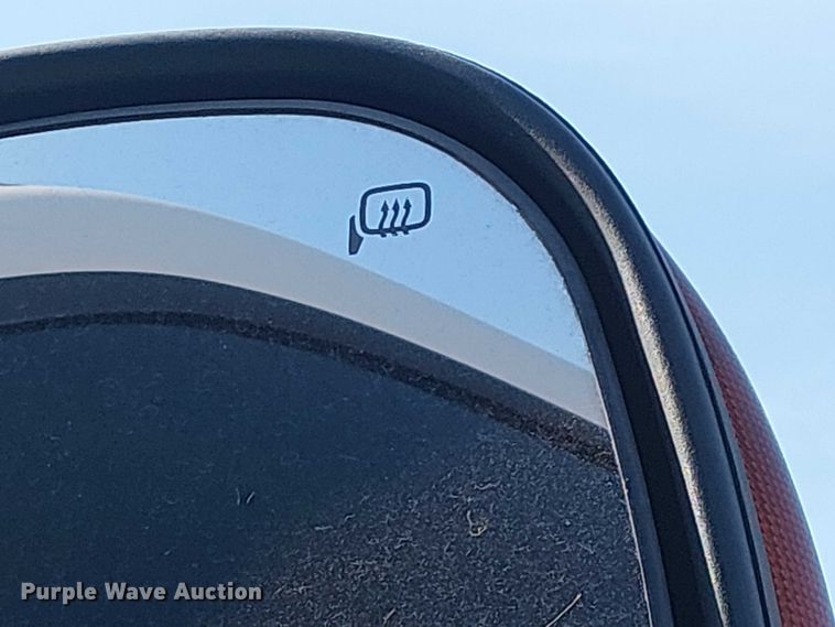 image for item NU9785 2006 Ford F250 Super Duty XLT utility bed pickup truck