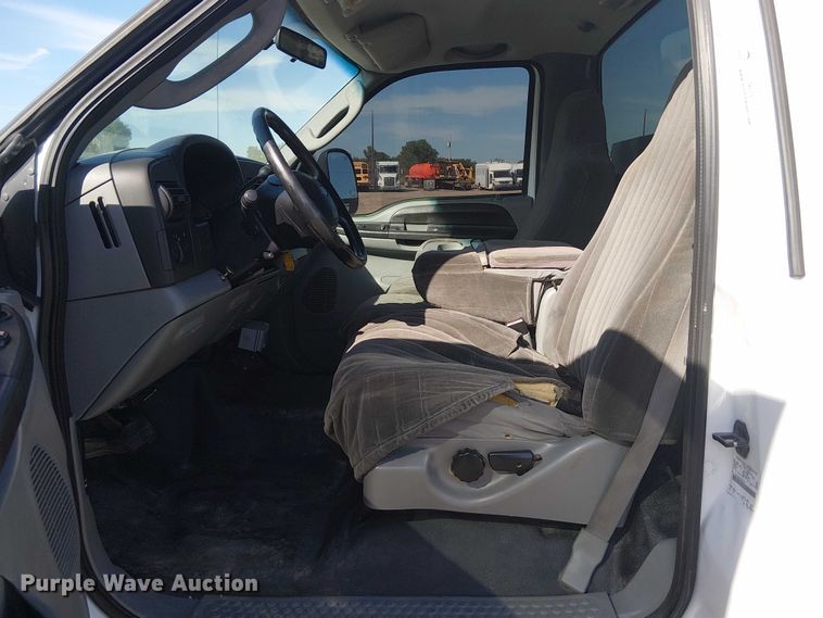 image for item NU9785 2006 Ford F250 Super Duty XLT utility bed pickup truck