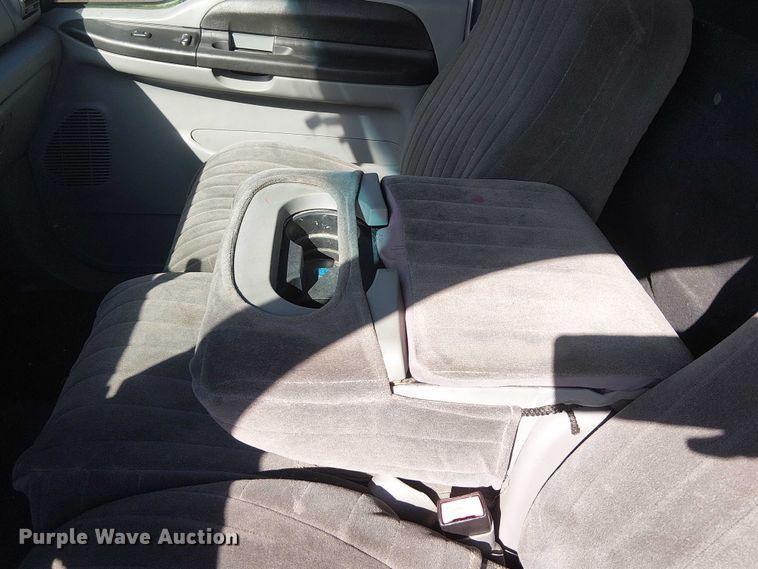 image for item NU9785 2006 Ford F250 Super Duty XLT utility bed pickup truck