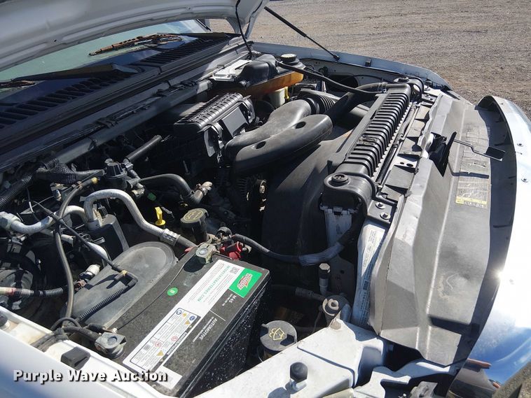 image for item NU9785 2006 Ford F250 Super Duty XLT utility bed pickup truck