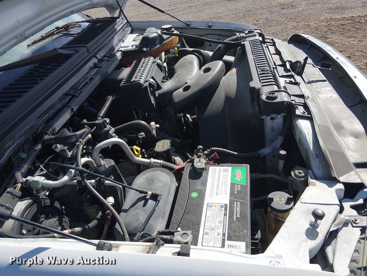 image for item NU9785 2006 Ford F250 Super Duty XLT utility bed pickup truck