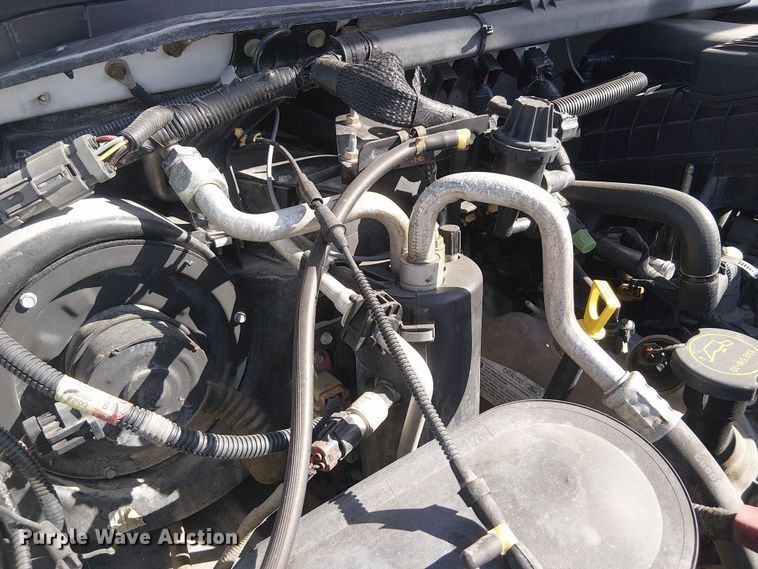 image for item NU9785 2006 Ford F250 Super Duty XLT utility bed pickup truck