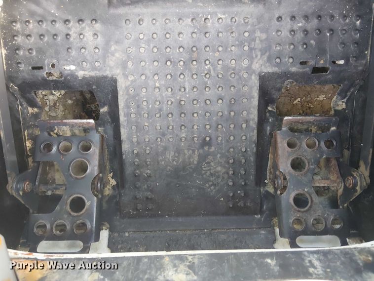 image for item NU9786 2014 Bobcat T650 tracked skid steer loader