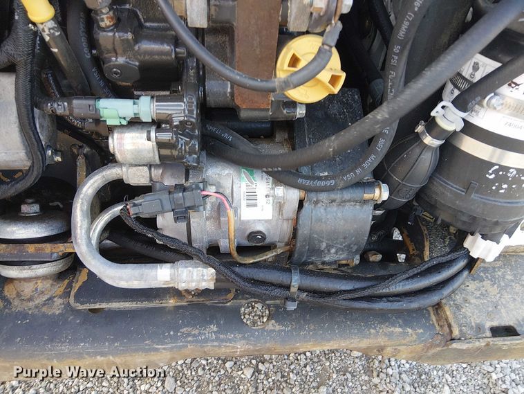 image for item NU9786 2014 Bobcat T650 tracked skid steer loader