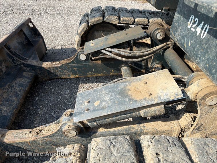 image for item YA0704 2022 Hyundai HX130A LCR excavator