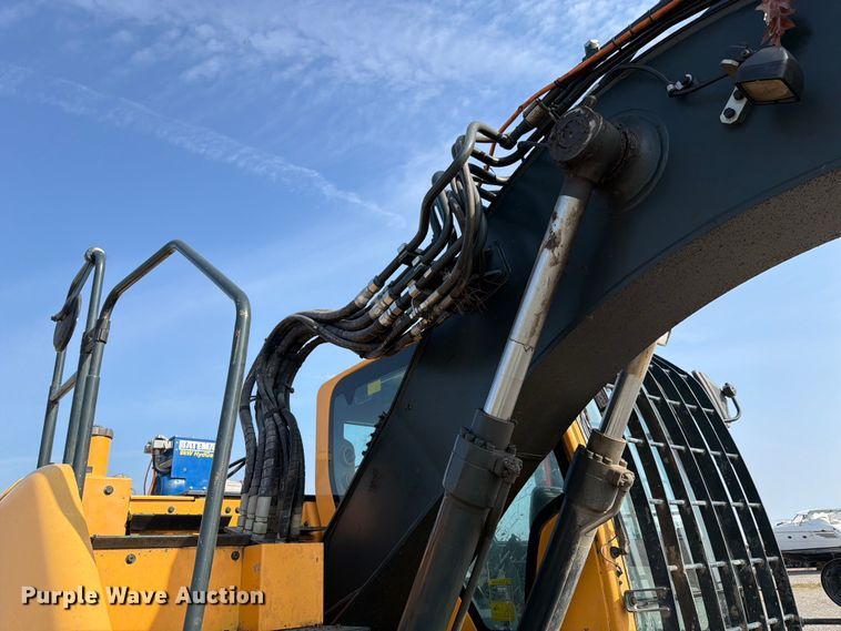 image for item YA0704 2022 Hyundai HX130A LCR excavator