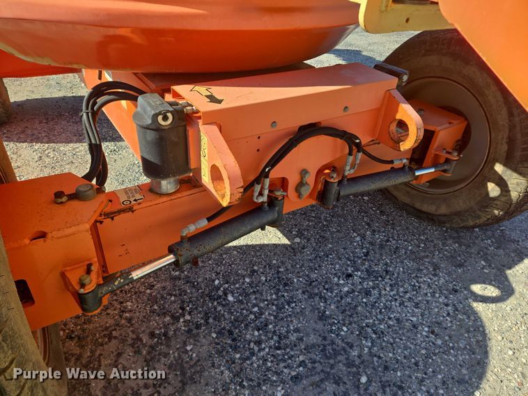 image for item YA1072 2011 JLG 600AJ boom lift