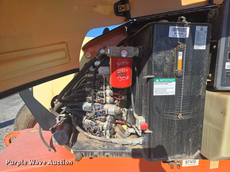 image for item YA1072 2011 JLG 600AJ boom lift