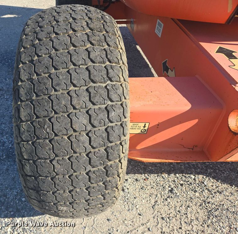 image for item YA1072 2011 JLG 600AJ boom lift