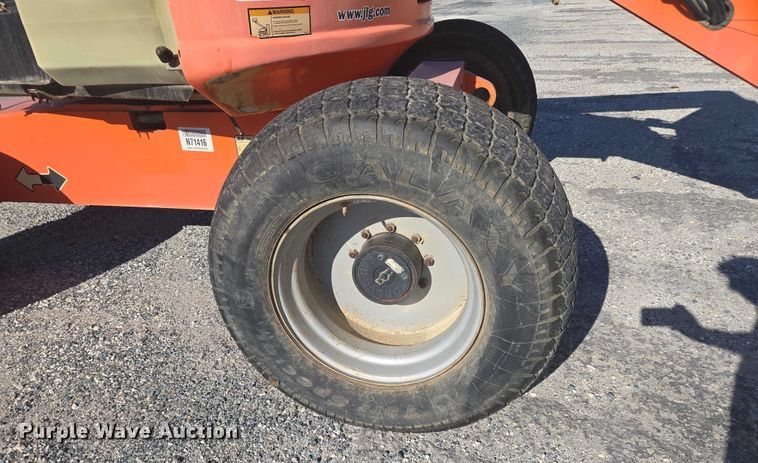 image for item YA1072 2011 JLG 600AJ boom lift