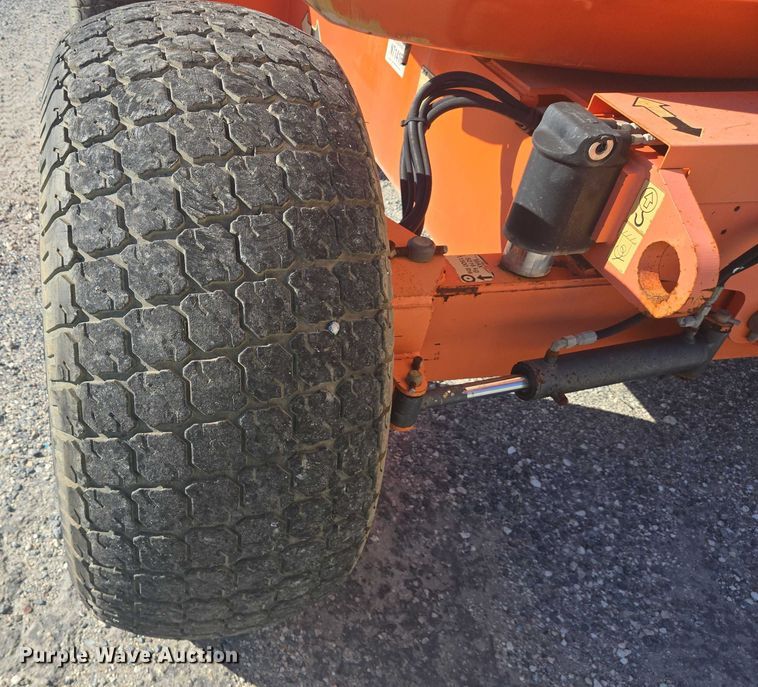 image for item YA1072 2011 JLG 600AJ boom lift