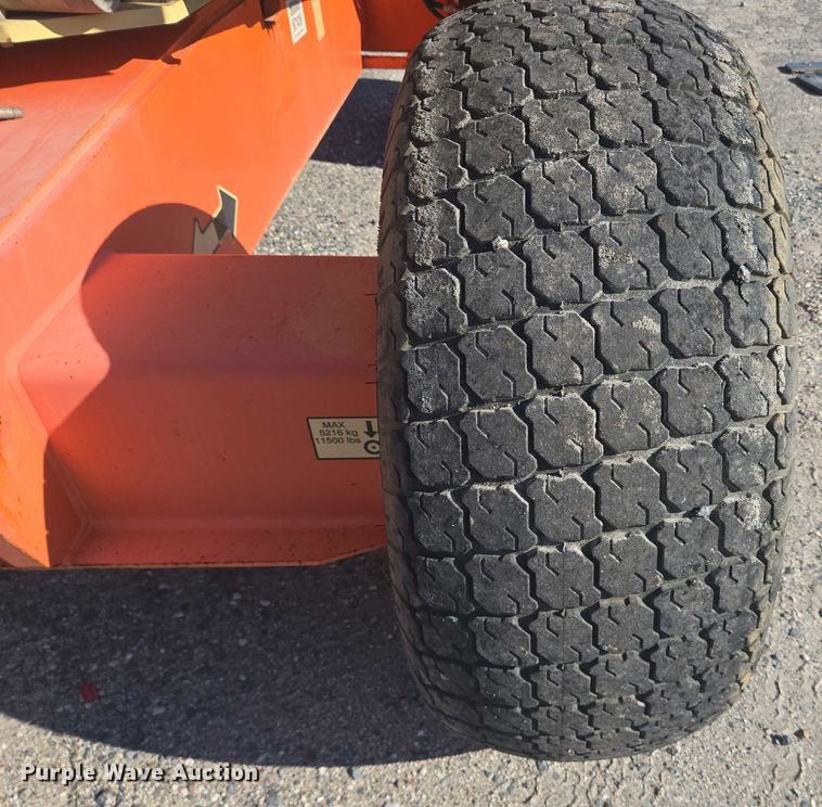 image for item YA1072 2011 JLG 600AJ boom lift