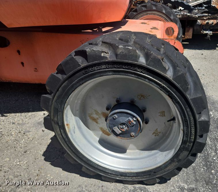 image for item YA1073 2014 JLG 600AJ boom lift