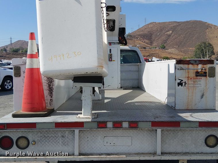 image for item YA1157 2016 Ford F550 Super Duty bucket truck