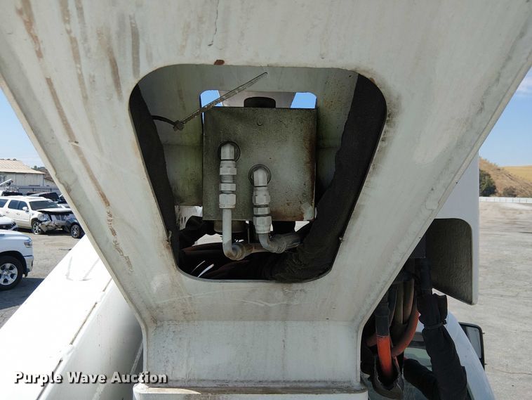 image for item YA1157 2016 Ford F550 Super Duty bucket truck