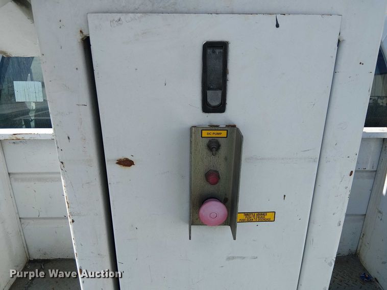 image for item YA1157 2016 Ford F550 Super Duty bucket truck