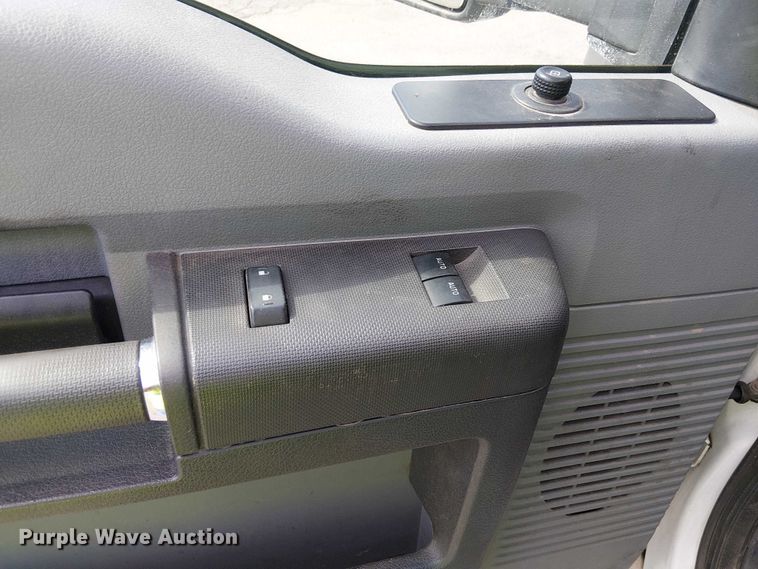 image for item YA1157 2016 Ford F550 Super Duty bucket truck